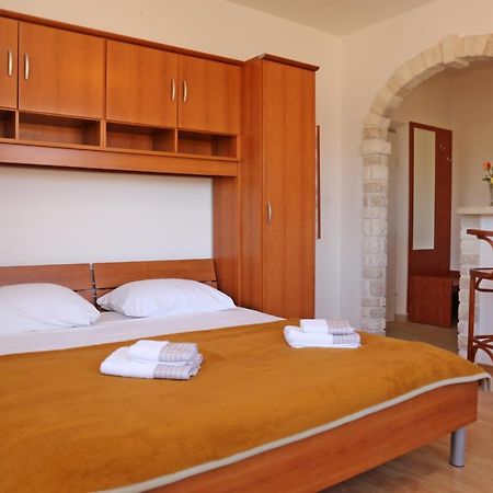 Pansion Marinka-Bire Rooms Лумбарда Екстер'єр фото