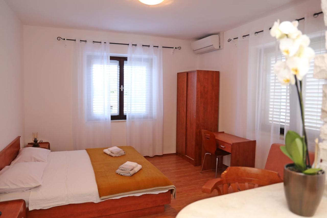 Pansion Marinka-Bire Rooms Лумбарда Екстер'єр фото